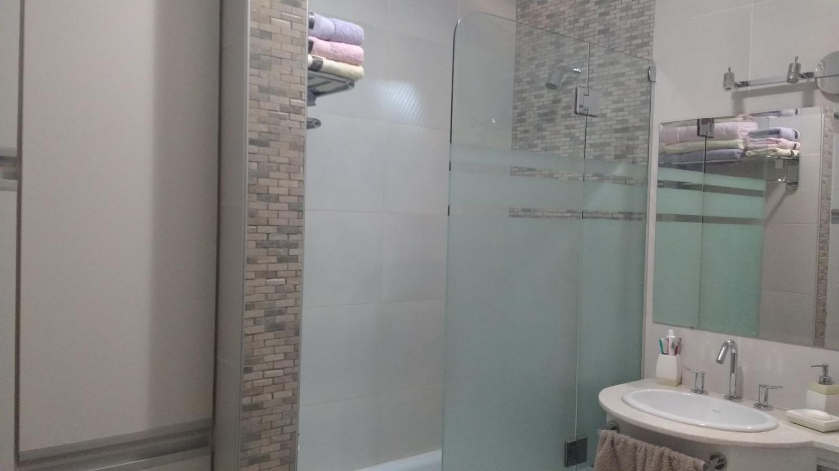 HERMOSA CASA EN VENTA EN JOSE C. PAZ!!