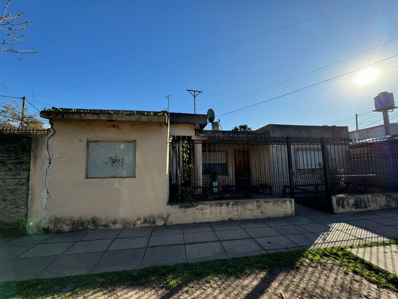 CASA CON DEPARTAMENTO EN VENTA EN JOSE C. PAZ