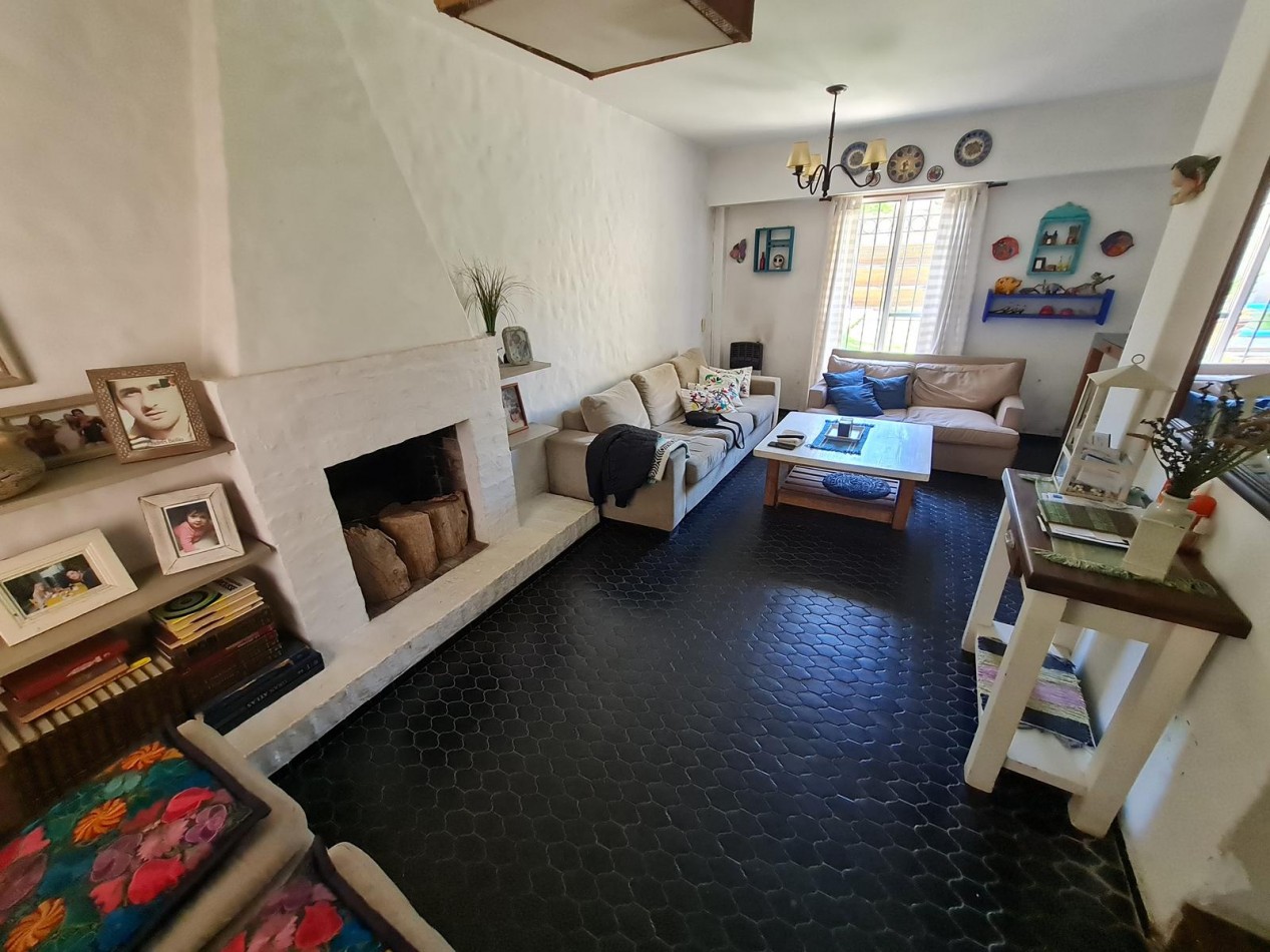 CASA EN VENTA EN MUÑIZ!!