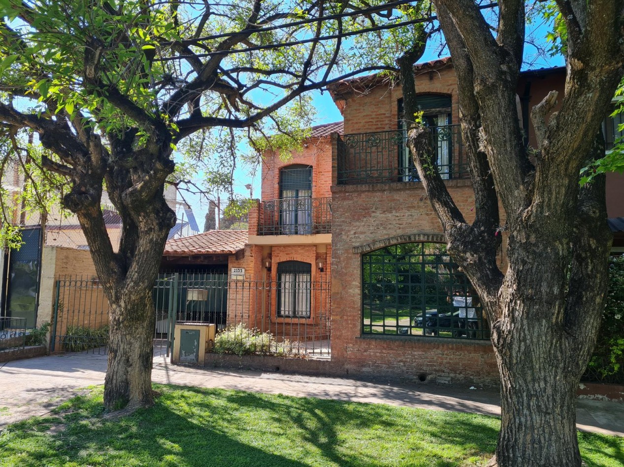 CASA EN VENTA EN MUÑIZ!!