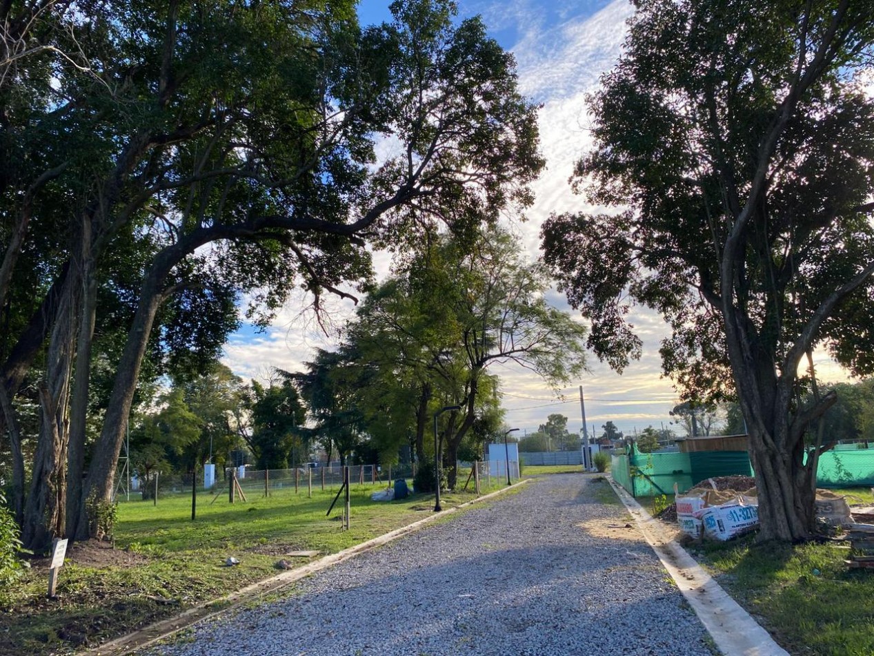 LOTE EN VENTA BARRIO LOS PLUMERILLOS!!