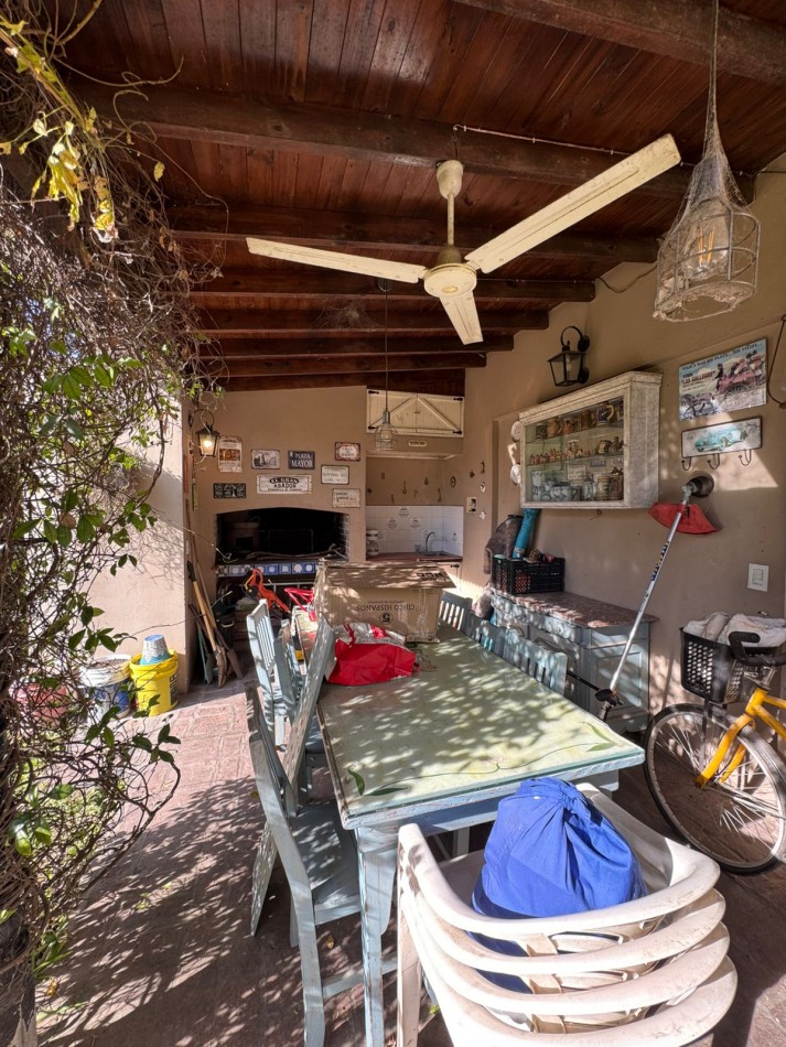 CASA EN VENTA EN BELLA VISTA!!