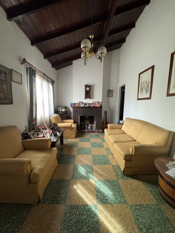 CASA EN VENTA EN BELLA VISTA!!