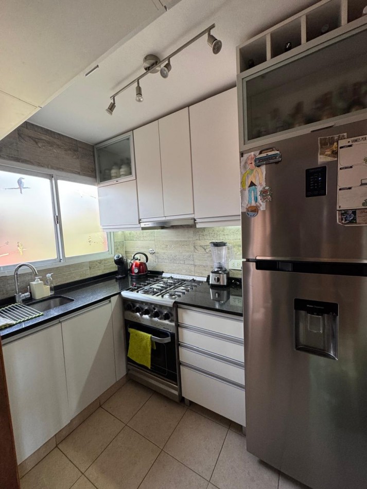 DEPARTAMENTO 2 AMBIENTES CON COCHERA EN VENTA EN BELLA VISTA!!