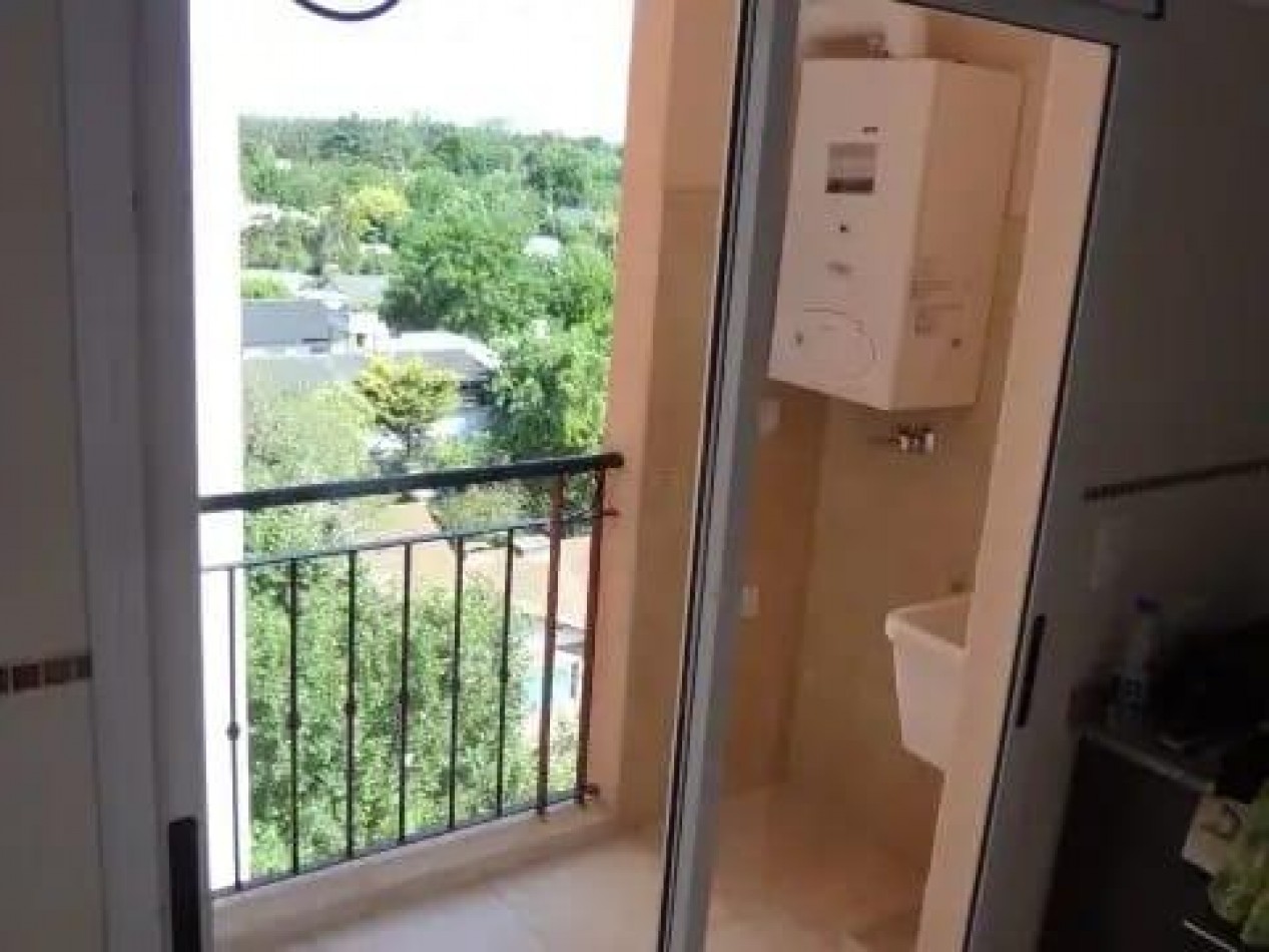 DEPARTAMENTO 2 AMBIENTES EN VENTA EN EDIFICIO MIRADORES II