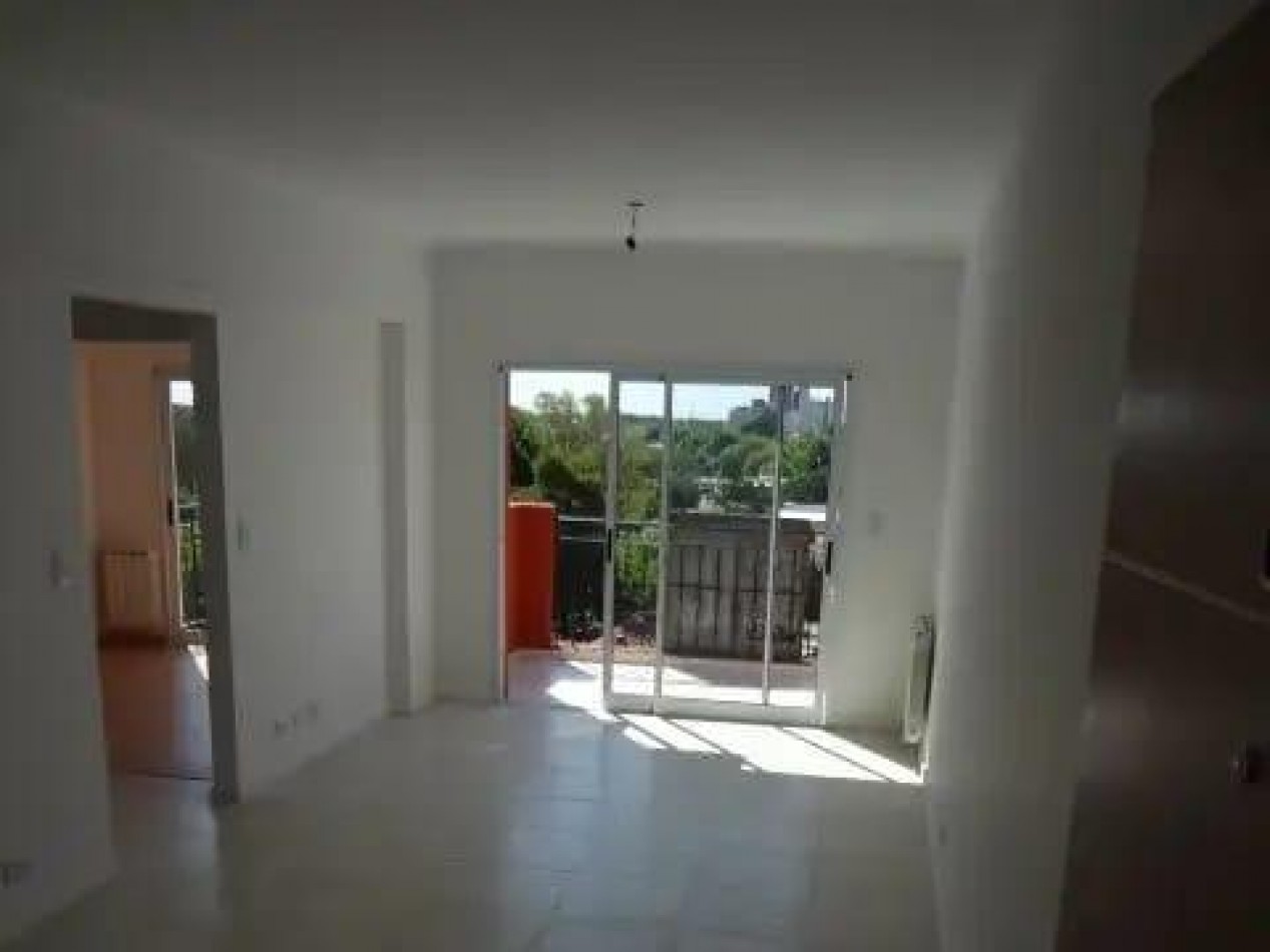 DEPARTAMENTO 2 AMBIENTES EN VENTA EN EDIFICIO MIRADORES II