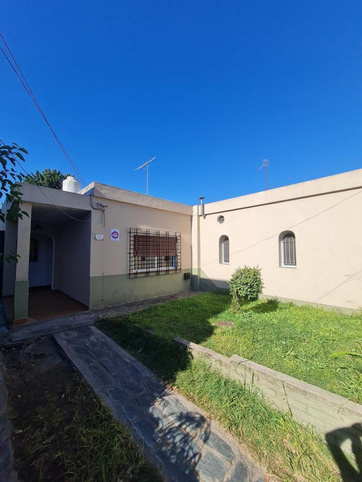 CASA EN VENTA EN BELLA VISTA!!