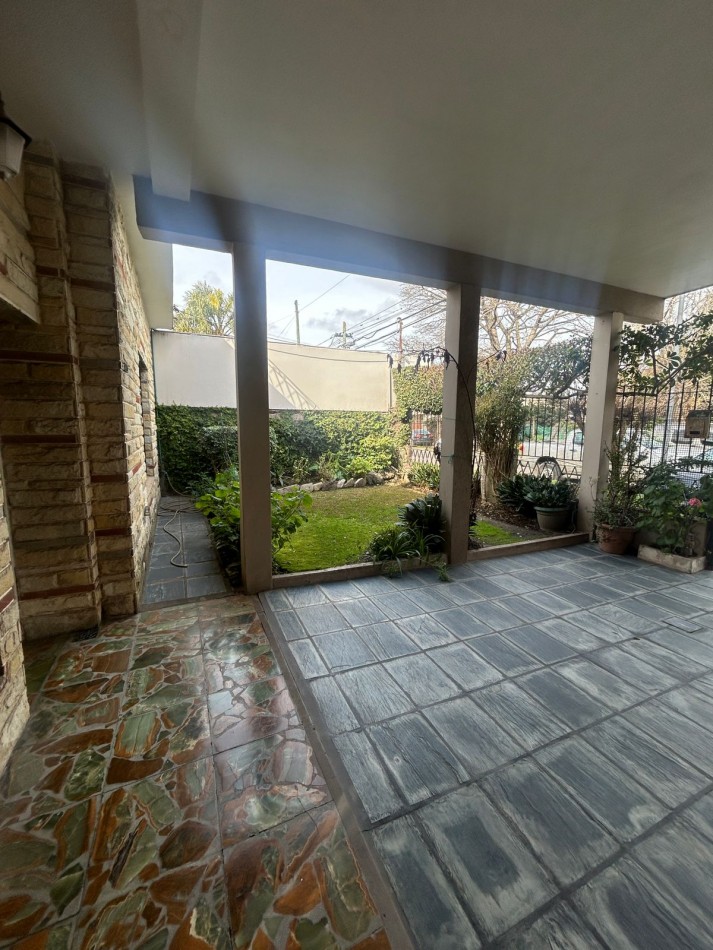 CASA EN VENTA EN BELLA VISTA!!