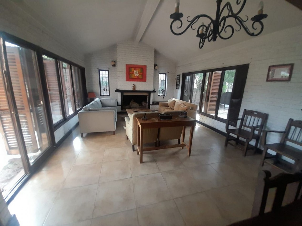 CASA 7 AMBIENTES EN VENTA EN BELLA VISTA!! 