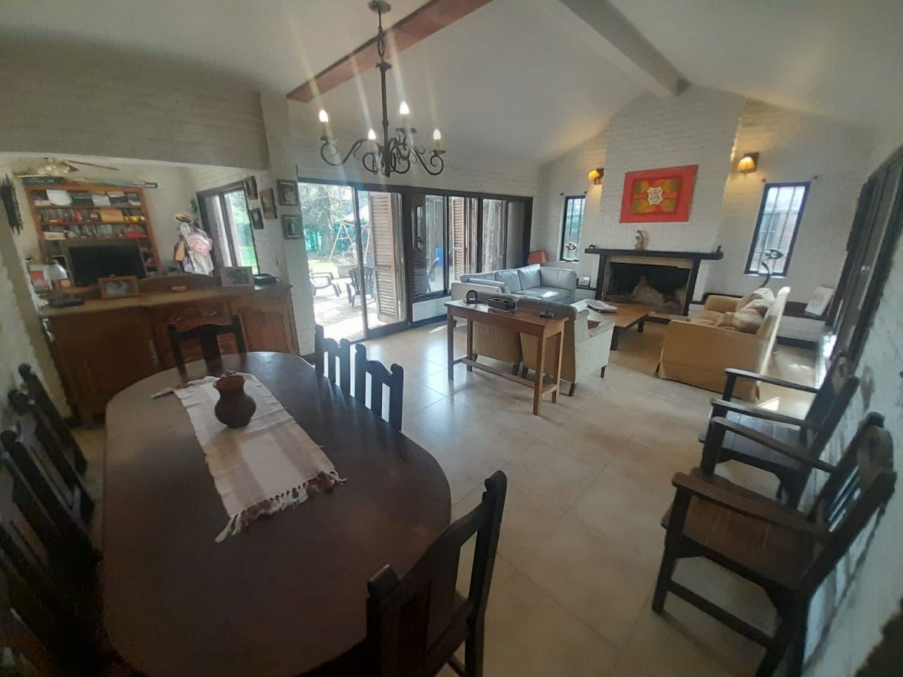 CASA 7 AMBIENTES EN VENTA EN BELLA VISTA!! 