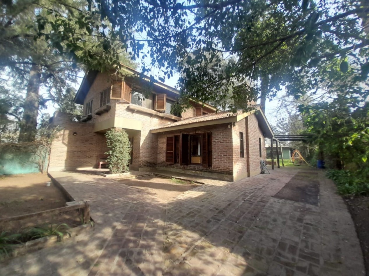CASA 7 AMBIENTES EN VENTA EN BELLA VISTA!! 
