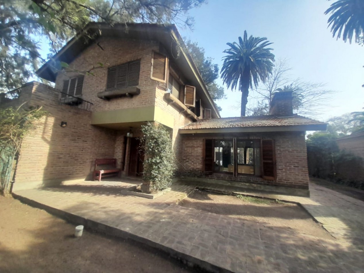 CASA 7 AMBIENTES EN VENTA EN BELLA VISTA!! 