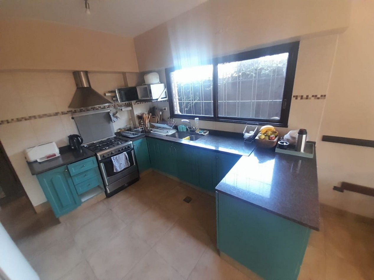 CASA 7 AMBIENTES EN VENTA EN BELLA VISTA!! 