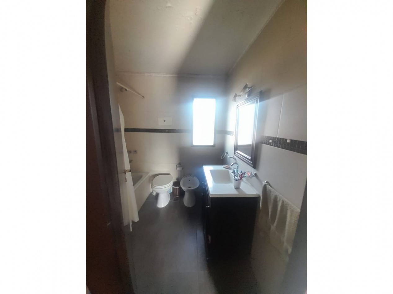 CASA 7 AMBIENTES EN VENTA EN BELLA VISTA!! 