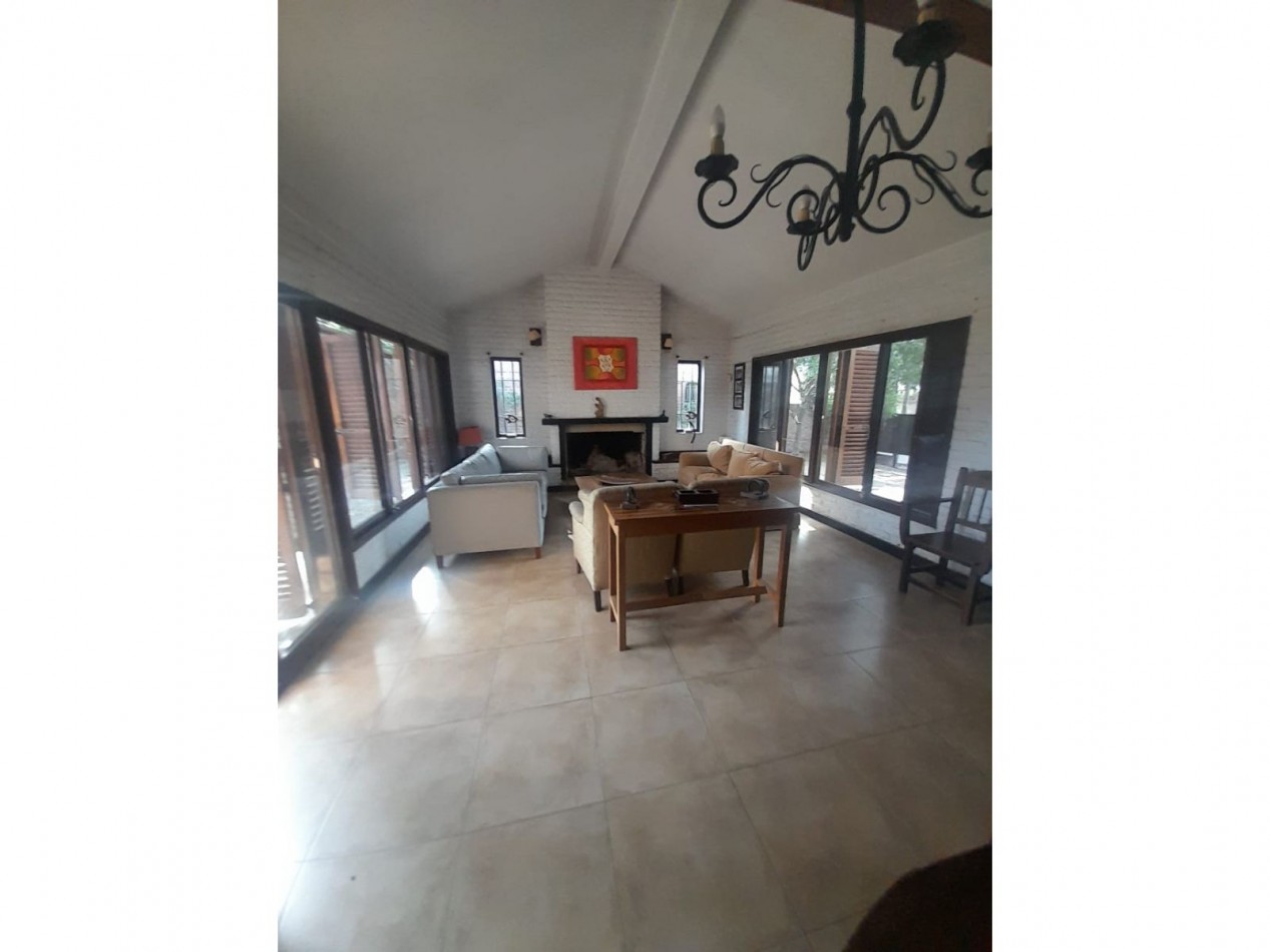 CASA 7 AMBIENTES EN VENTA EN BELLA VISTA!! 