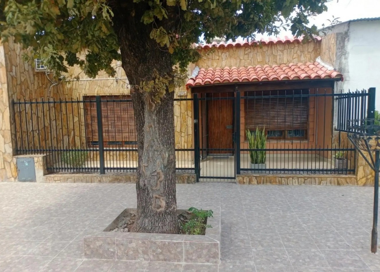 CASA EN ALQUILER EN VILLA DE MAYO!!