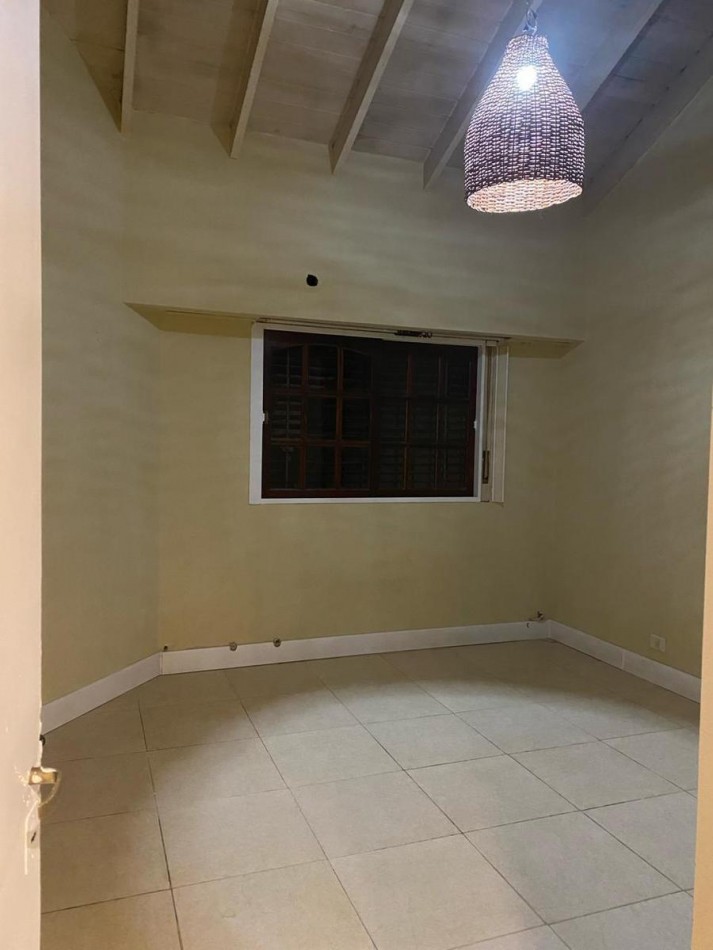 CASA EN VENTA EN JOSE C. PAZ!!