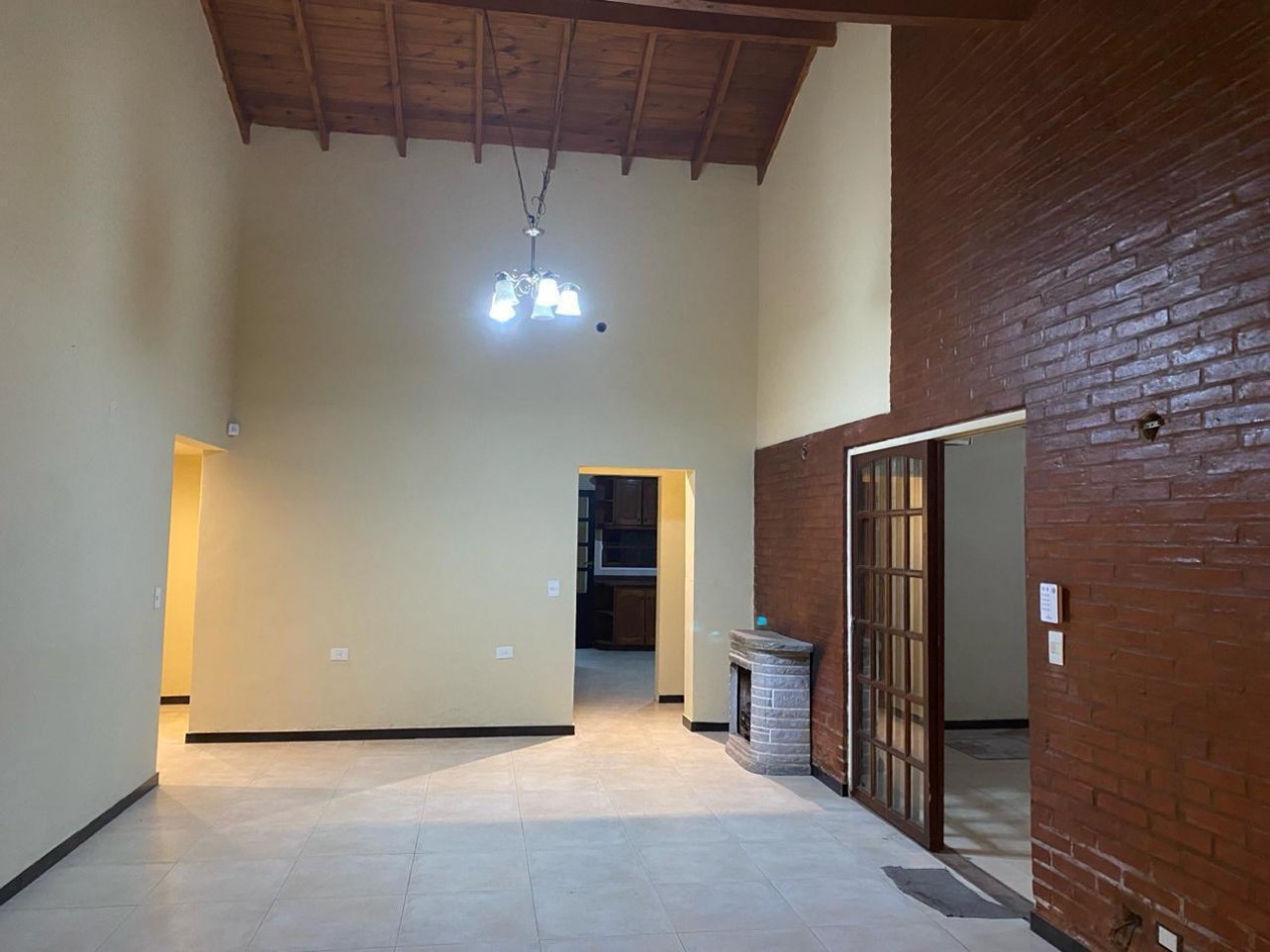 CASA EN VENTA EN JOSE C. PAZ!!