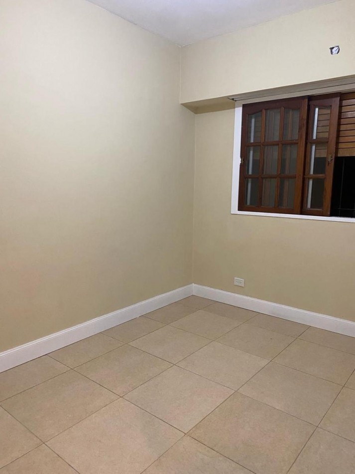 CASA EN VENTA EN JOSE C. PAZ!!