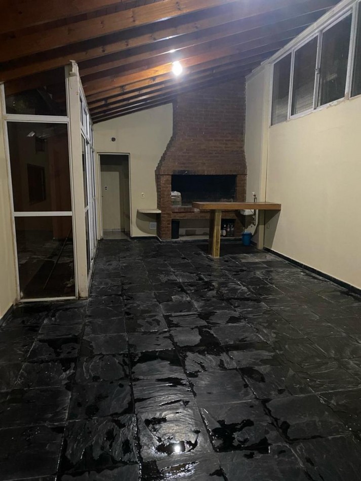 CASA EN VENTA EN JOSE C. PAZ!!