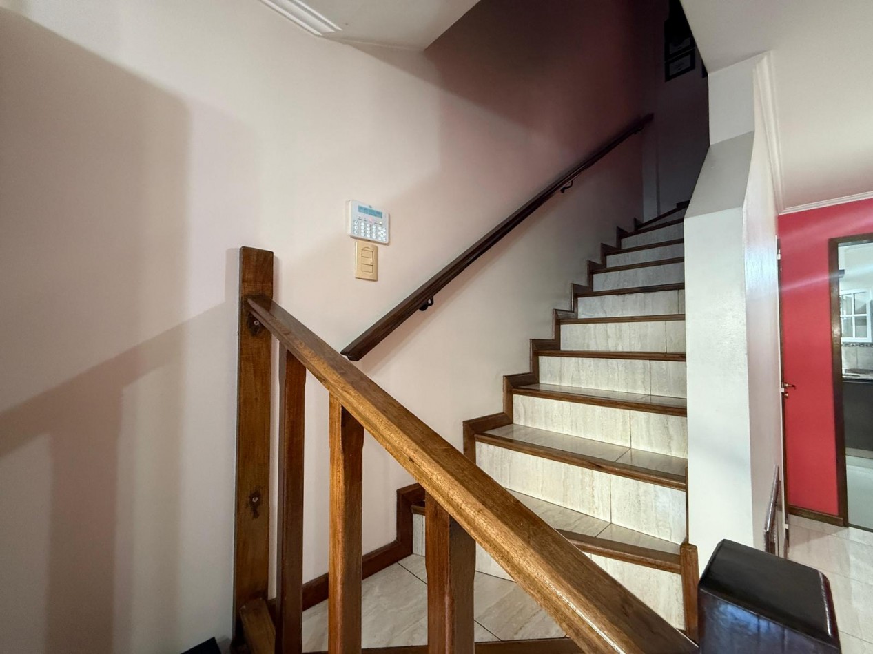VENTA DE TRIPLEX CON EXCELENTE UBICACION