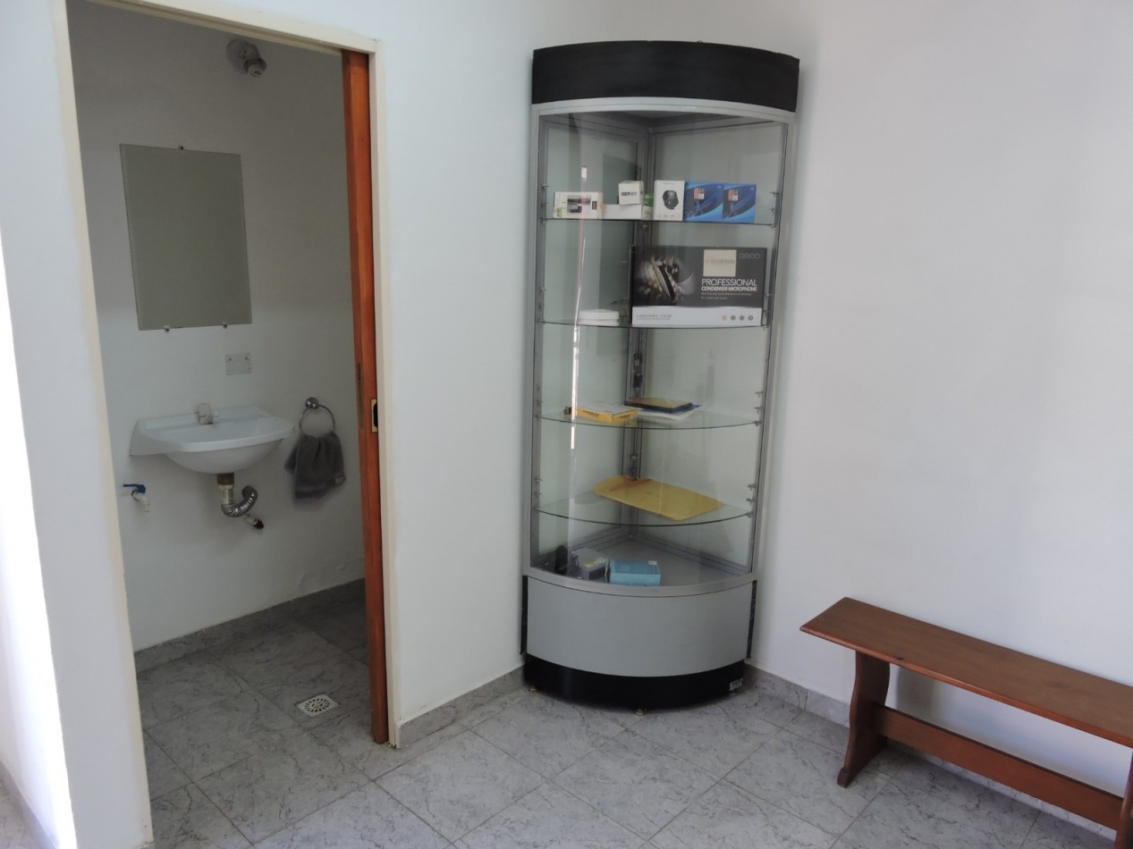 VENTA DE CASA + MONOAMBIENTE EN SAN MIGUEL