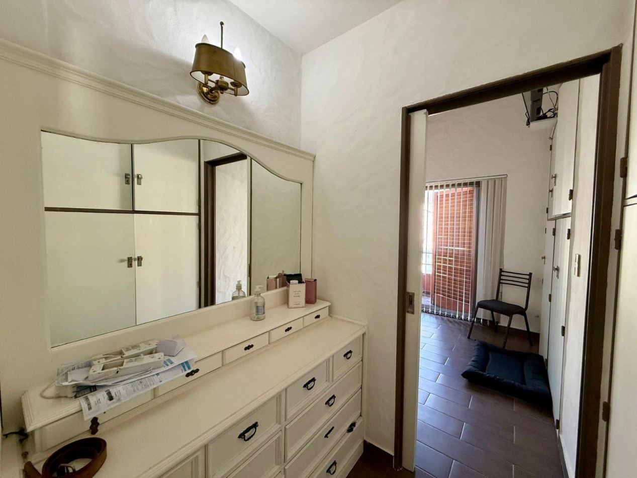 VENTA DE CASA 5 AMBIENTES EN BARRIO SAN MIGUEL DE GHISO