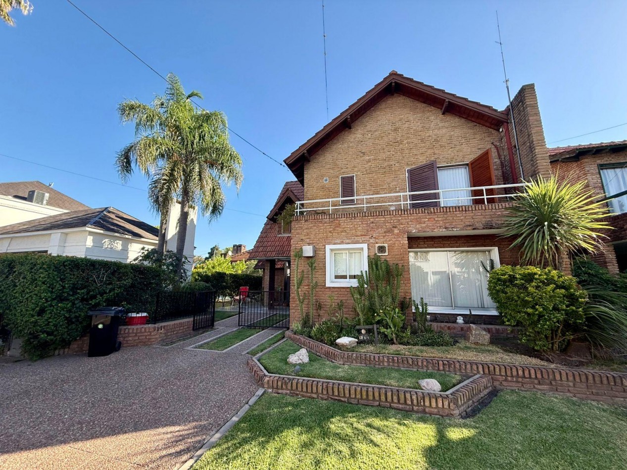 VENTA DE CASA 5 AMBIENTES EN BARRIO SAN MIGUEL DE GHISO