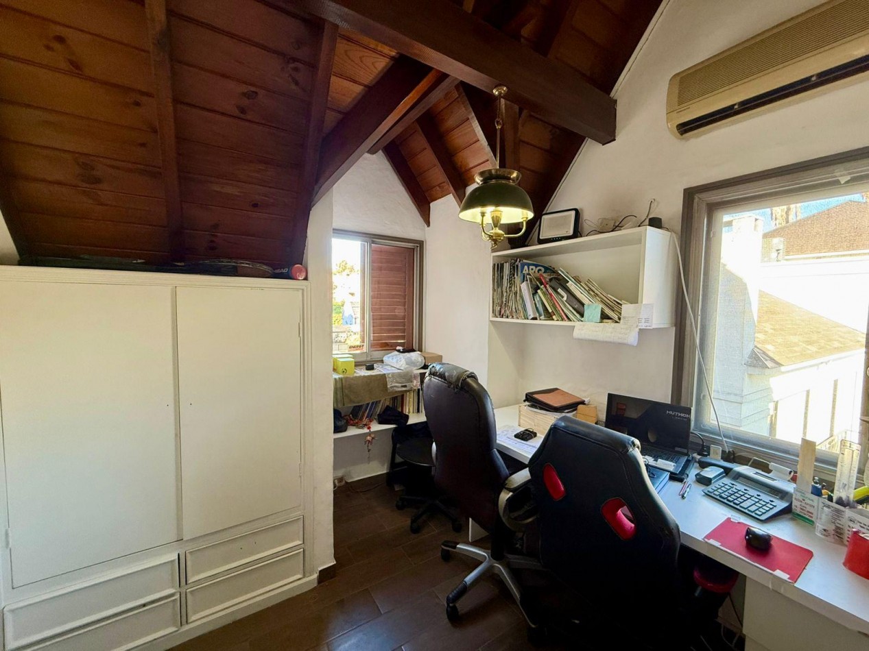VENTA DE CASA 5 AMBIENTES EN BARRIO SAN MIGUEL DE GHISO