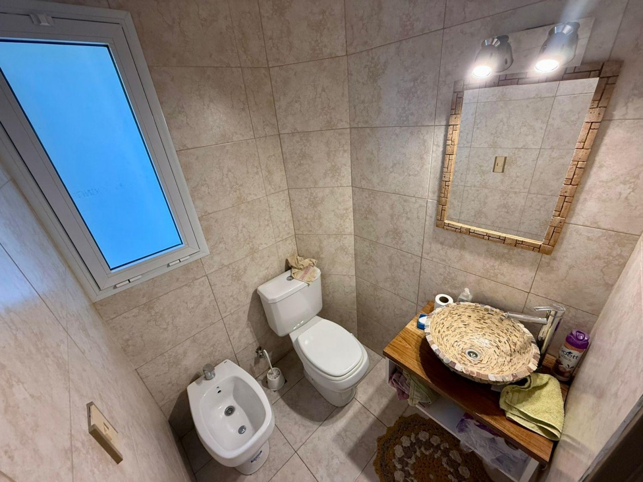 VENTA DE CASA 5 AMBIENTES EN BARRIO SAN MIGUEL DE GHISO