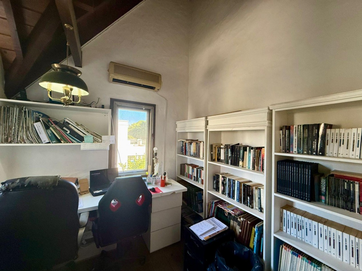 VENTA DE CASA 5 AMBIENTES EN BARRIO SAN MIGUEL DE GHISO
