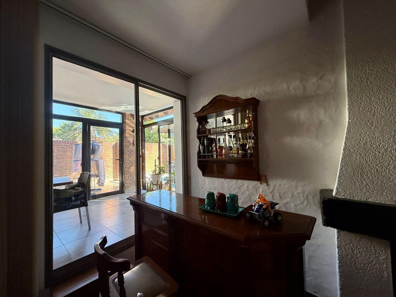 VENTA DE CASA 5 AMBIENTES EN BARRIO SAN MIGUEL DE GHISO