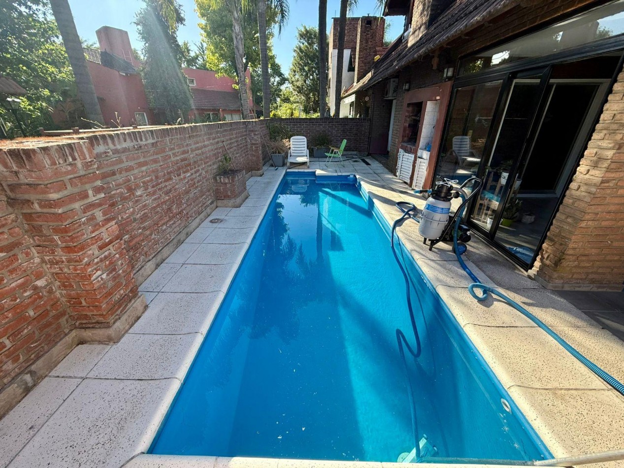 VENTA DE CASA 5 AMBIENTES EN BARRIO SAN MIGUEL DE GHISO