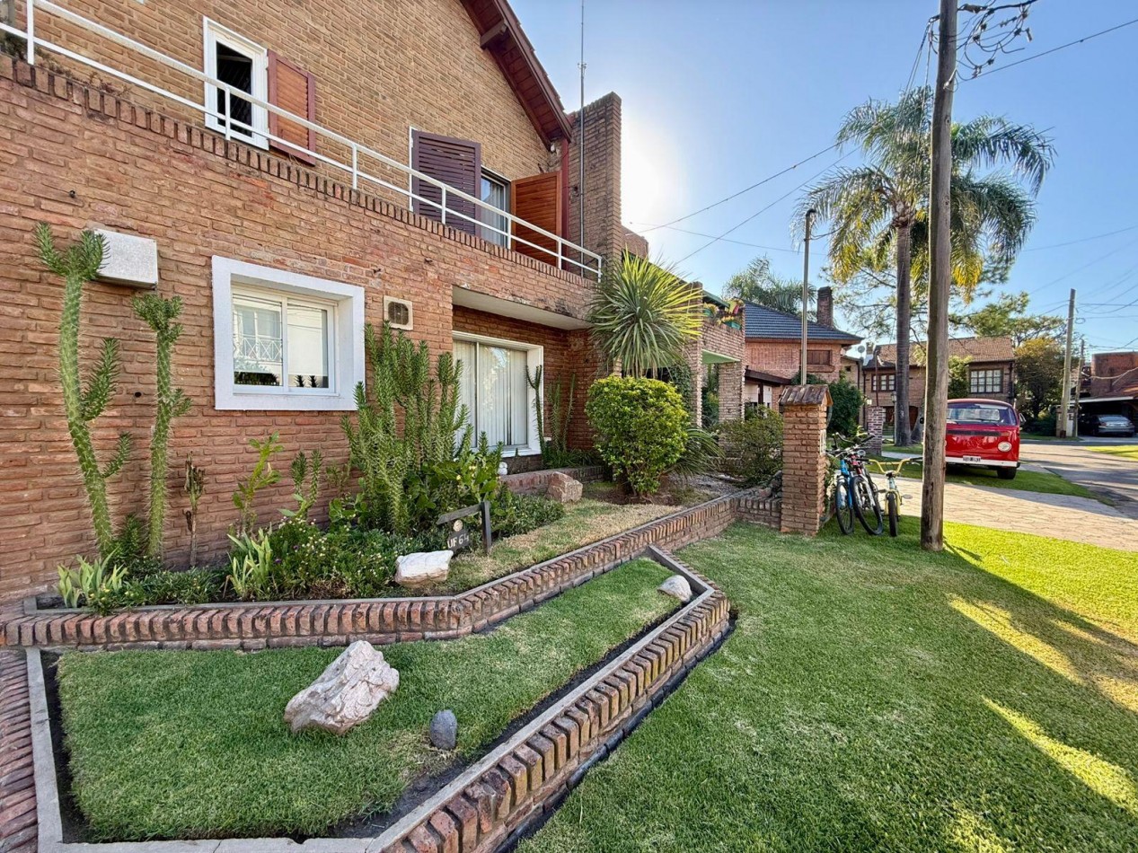 VENTA DE CASA 5 AMBIENTES EN BARRIO SAN MIGUEL DE GHISO