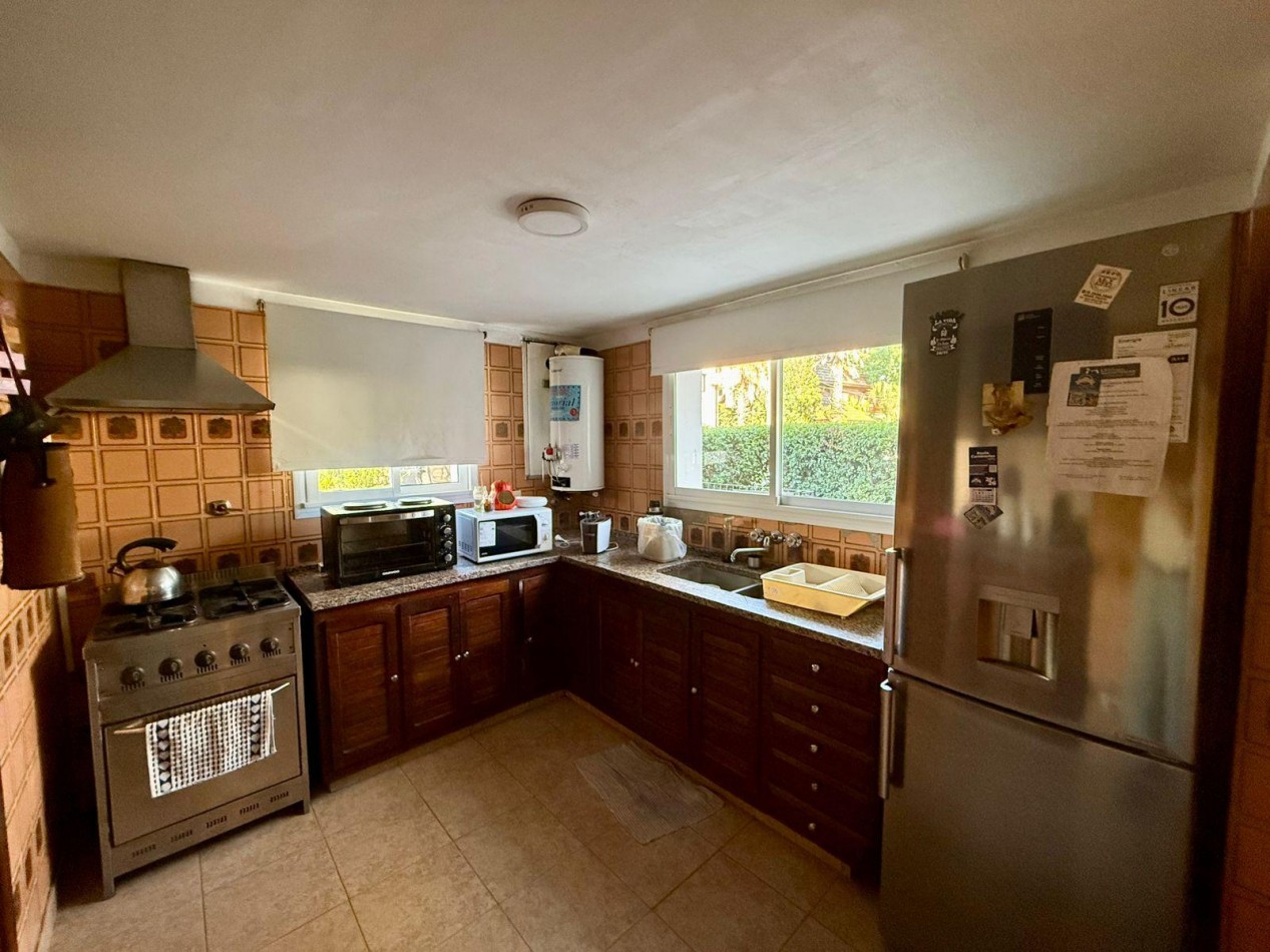 VENTA DE CASA 5 AMBIENTES EN BARRIO SAN MIGUEL DE GHISO
