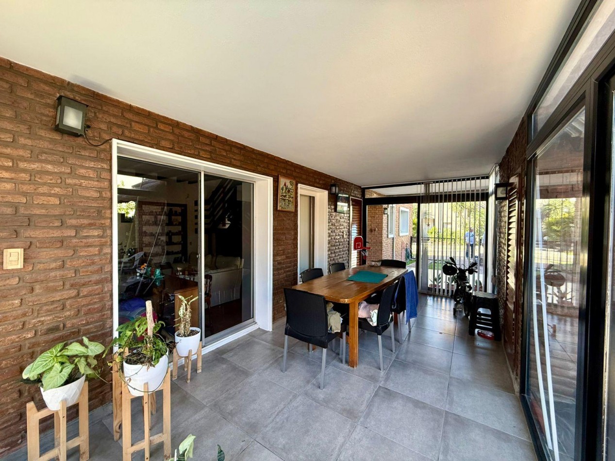 VENTA DE CASA 5 AMBIENTES EN BARRIO SAN MIGUEL DE GHISO