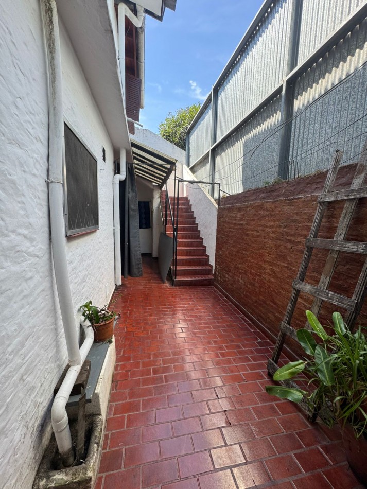 2 CASAS DE 4 AMBIENTES A LA VENTA EN BELLA VISTA