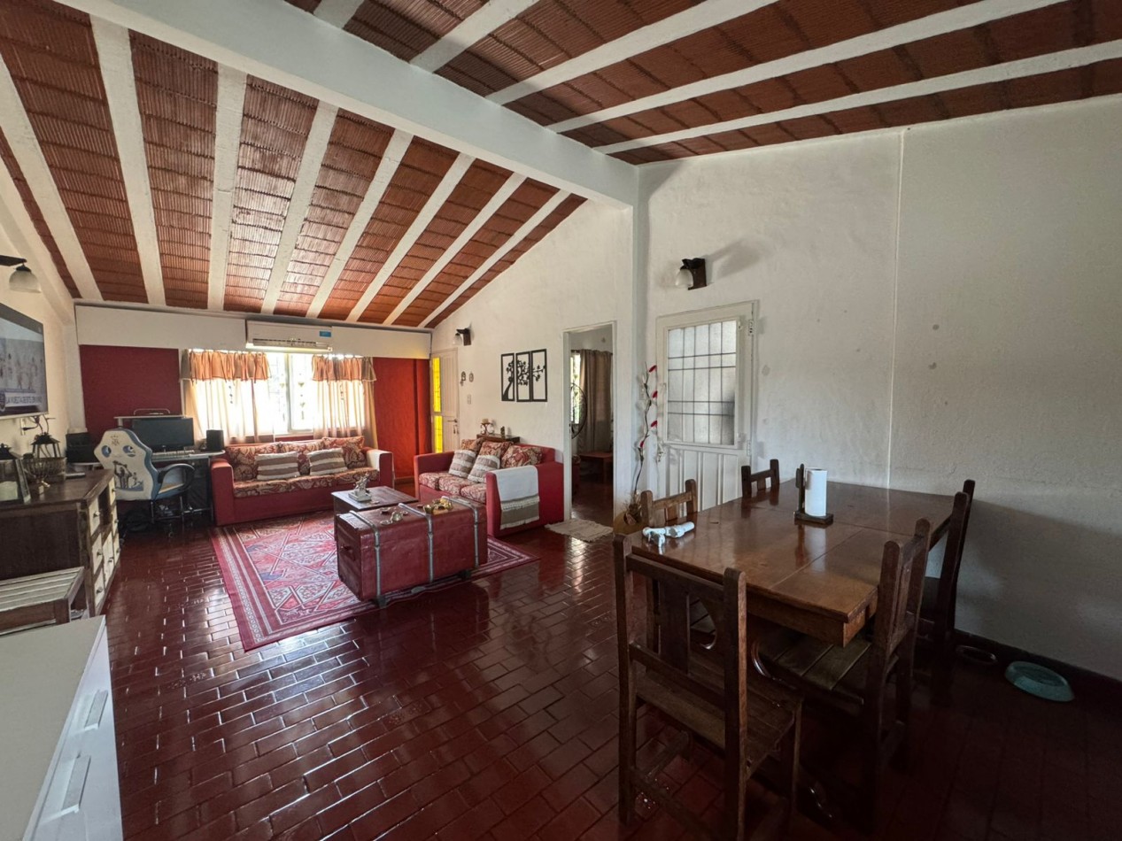 2 CASAS DE 4 AMBIENTES A LA VENTA EN BELLA VISTA