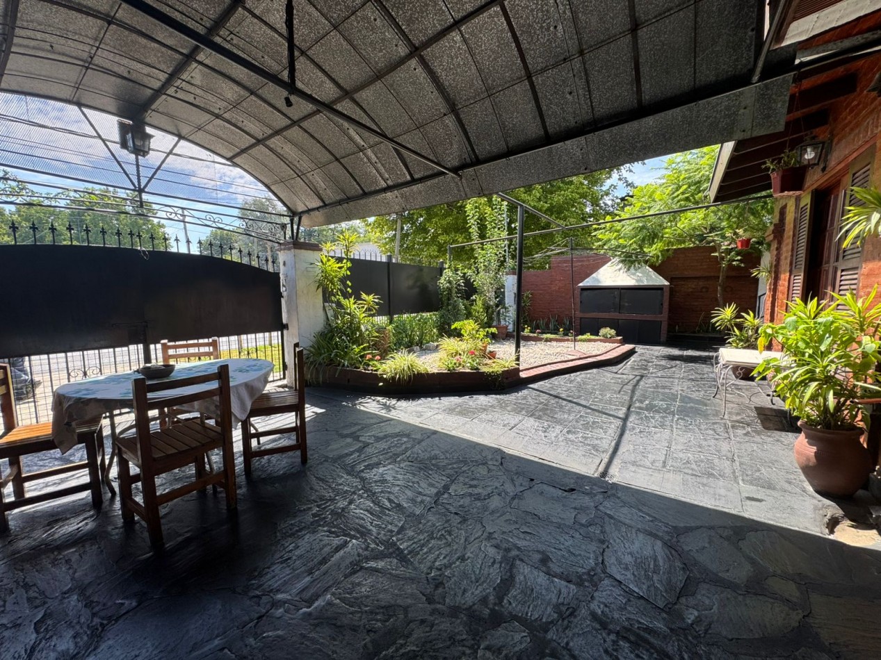2 CASAS DE 4 AMBIENTES A LA VENTA EN BELLA VISTA