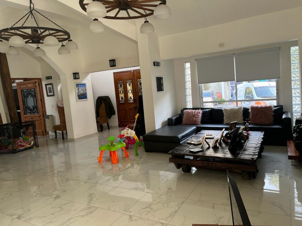 CASA 4 AMBIENTES EN VENTA EN COUNTRY SAN MIGUEL DE GHISO