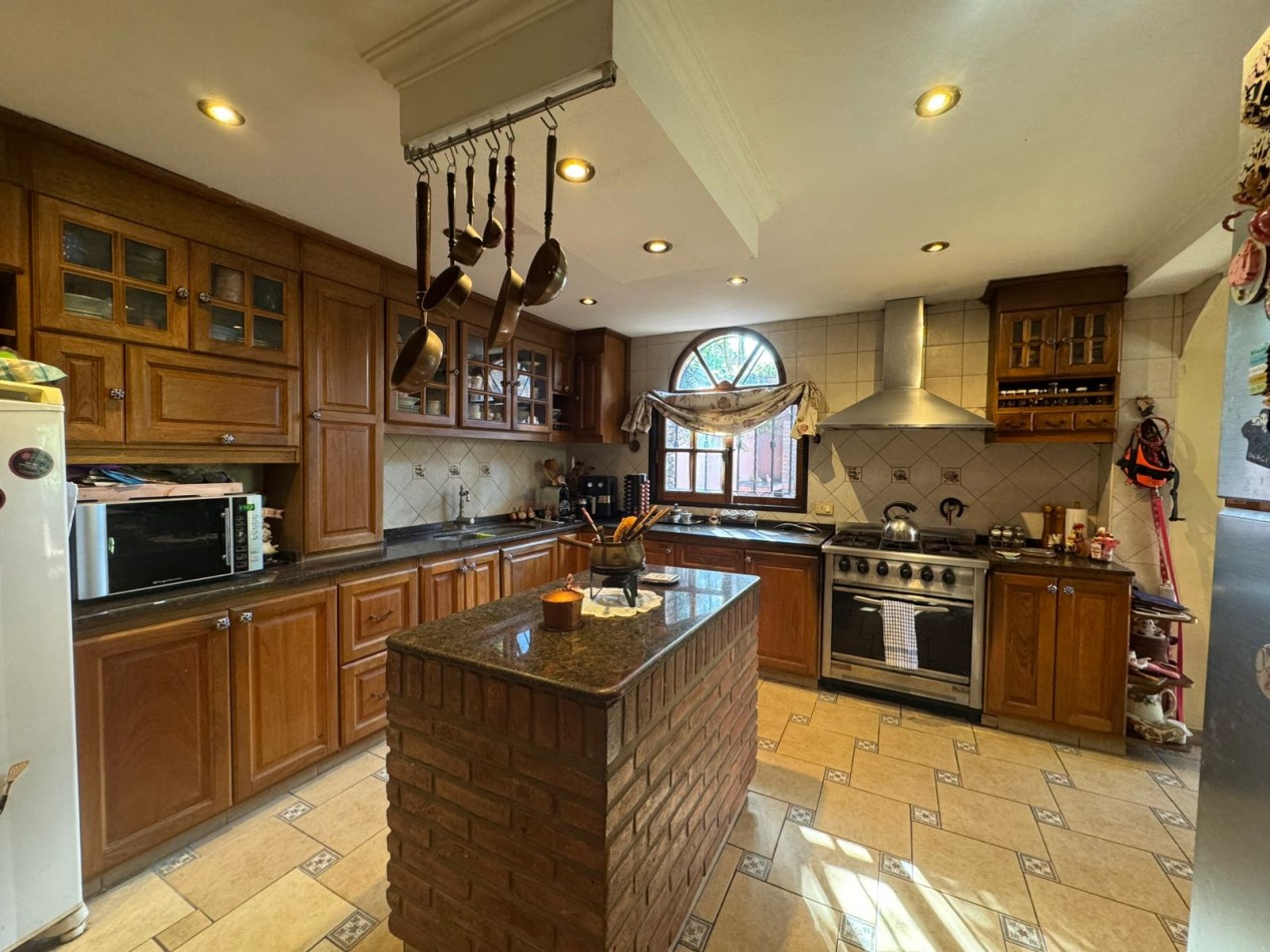 CASA 3 AMBIENTES EN VENTA EN BELLA VISTA
