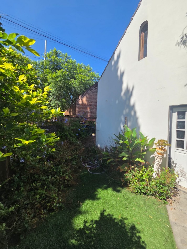 VENTA DE CASA 3 AMBIENTES EN BELLA VISTA