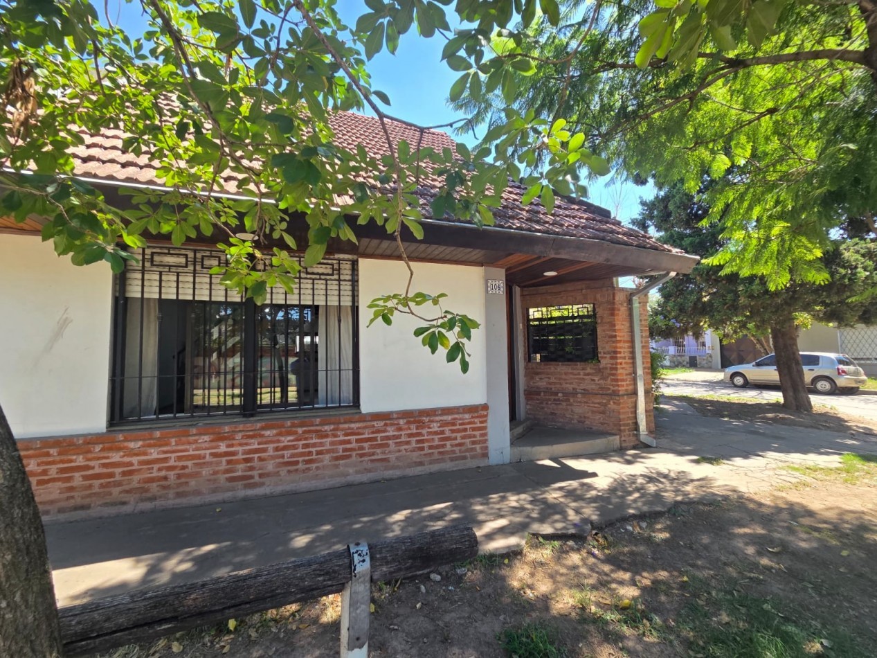 VENTA DE CASA 3 AMBIENTES EN BELLA VISTA