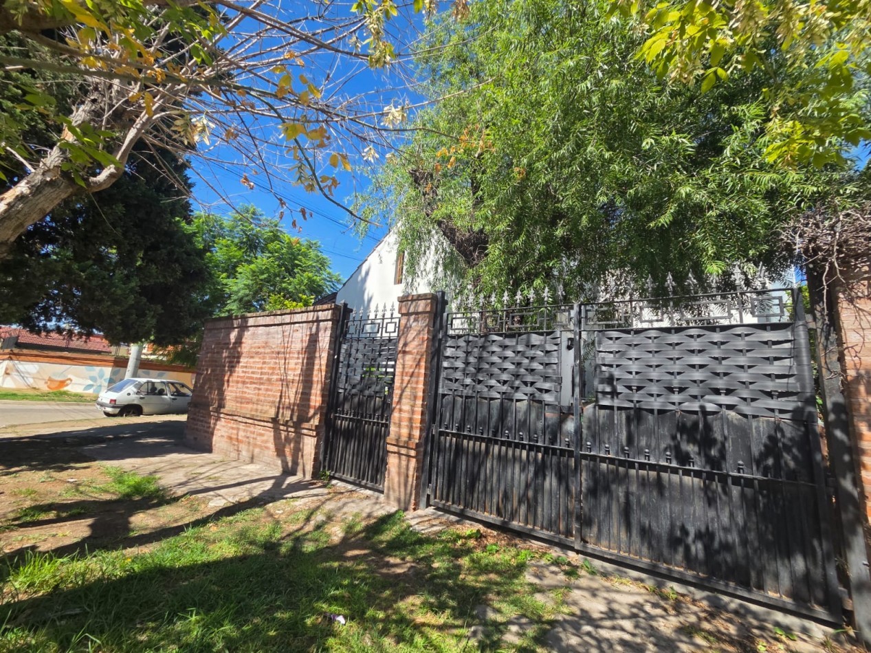 VENTA DE CASA 3 AMBIENTES EN BELLA VISTA