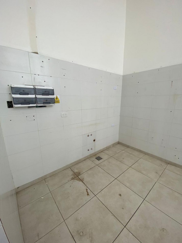 ALQUILER DE DESTACADO LOCAL EN MUÑIZ