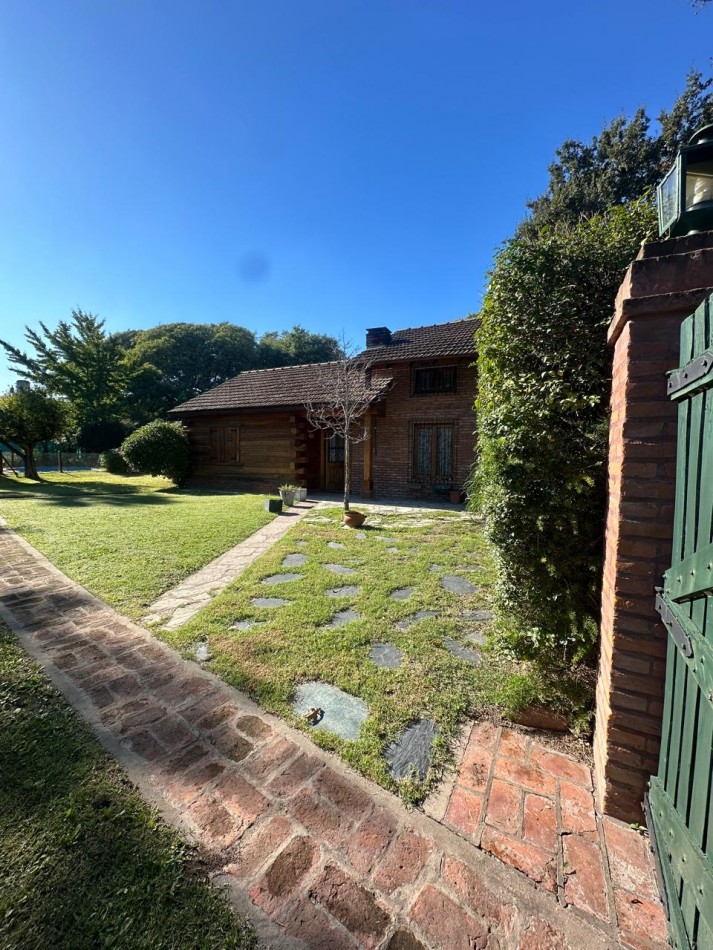 CASA EN VENTA EN BELLA VISTA