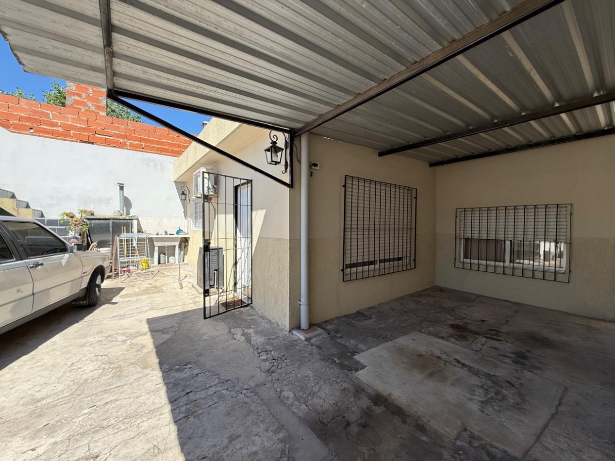 CASA CON LOCAL EN VENTA EN JOSE C. PAZ