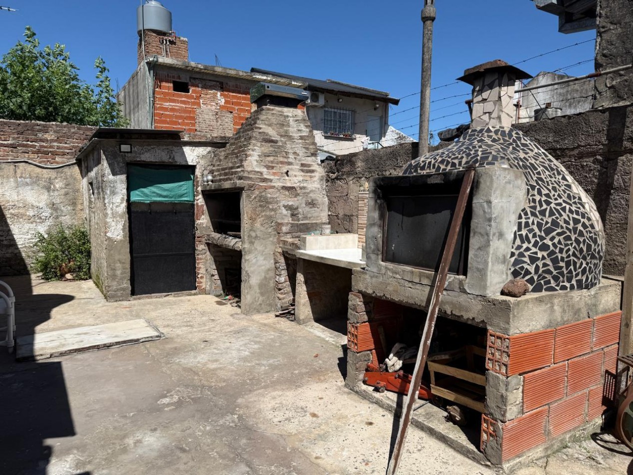 CASA CON LOCAL EN VENTA EN JOSE C. PAZ
