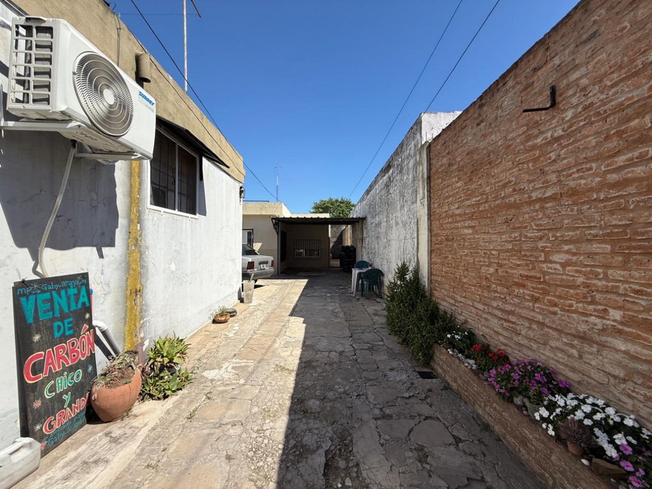 CASA CON LOCAL EN VENTA EN JOSE C. PAZ