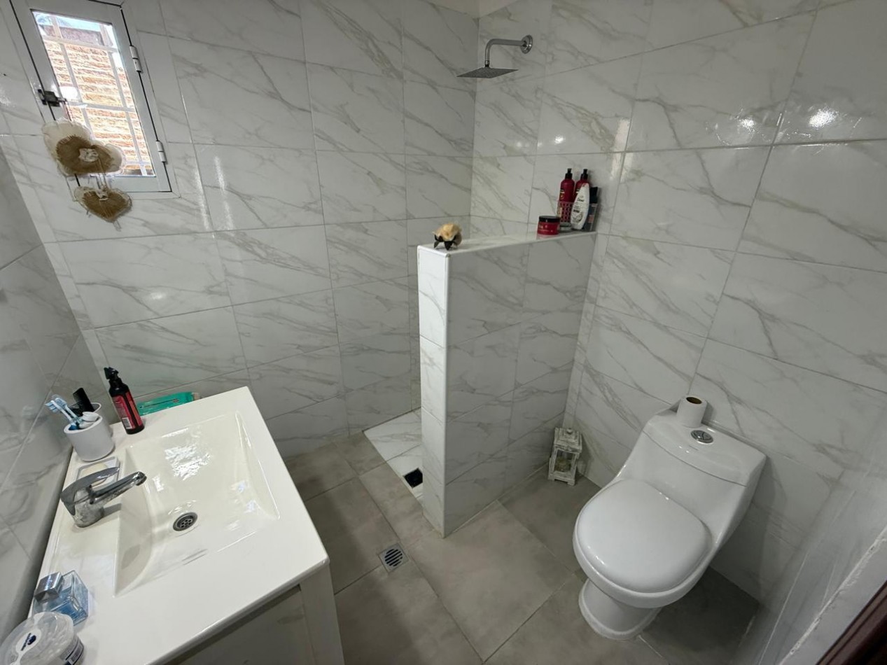 CASA CON LOCAL EN VENTA EN JOSE C. PAZ